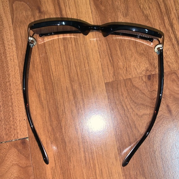 Authentic Fendi Sunglasses - Picture 11 of 13